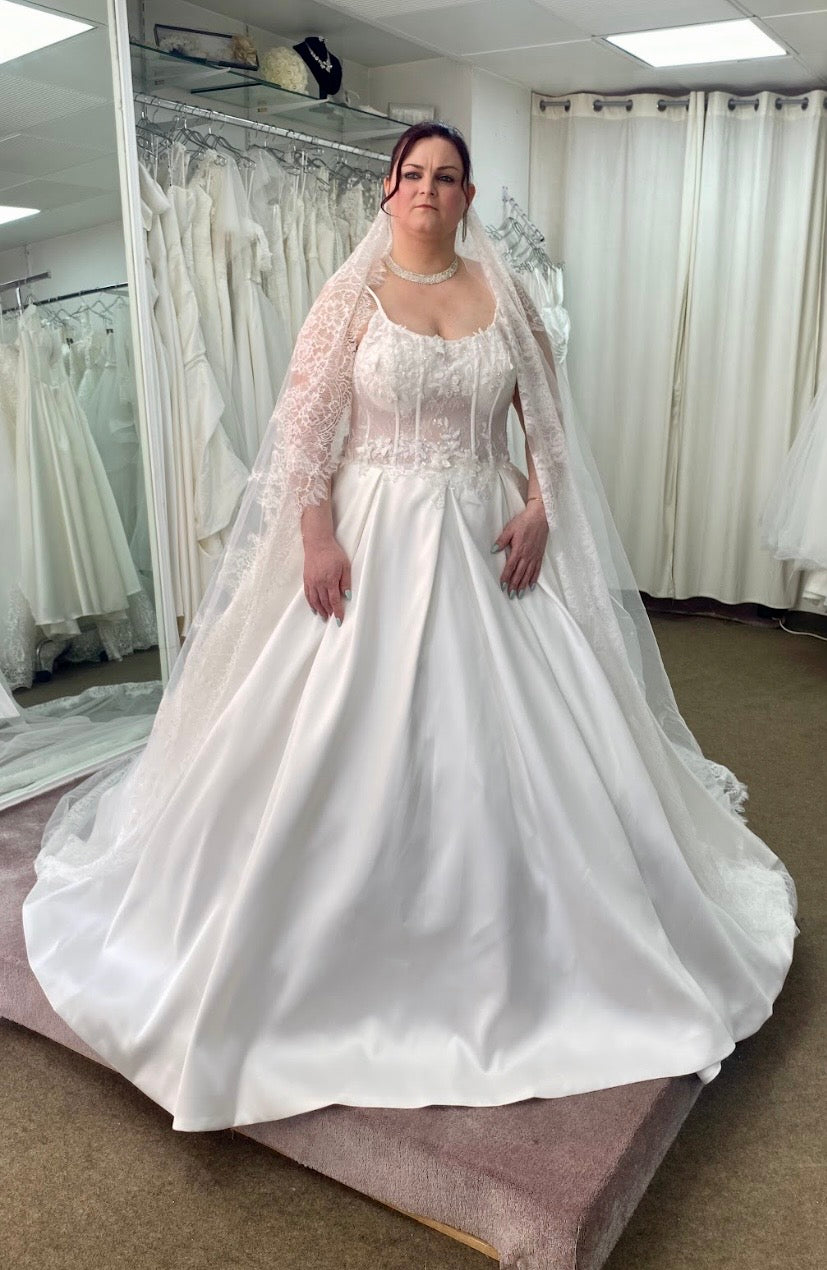 Robe de mariée satin & dentelle