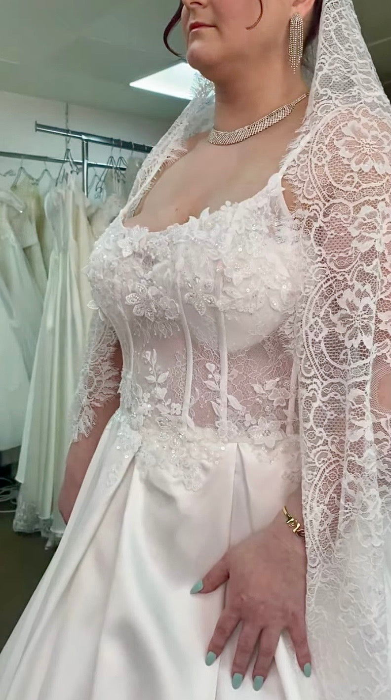 Robe de mariée satin & dentelle