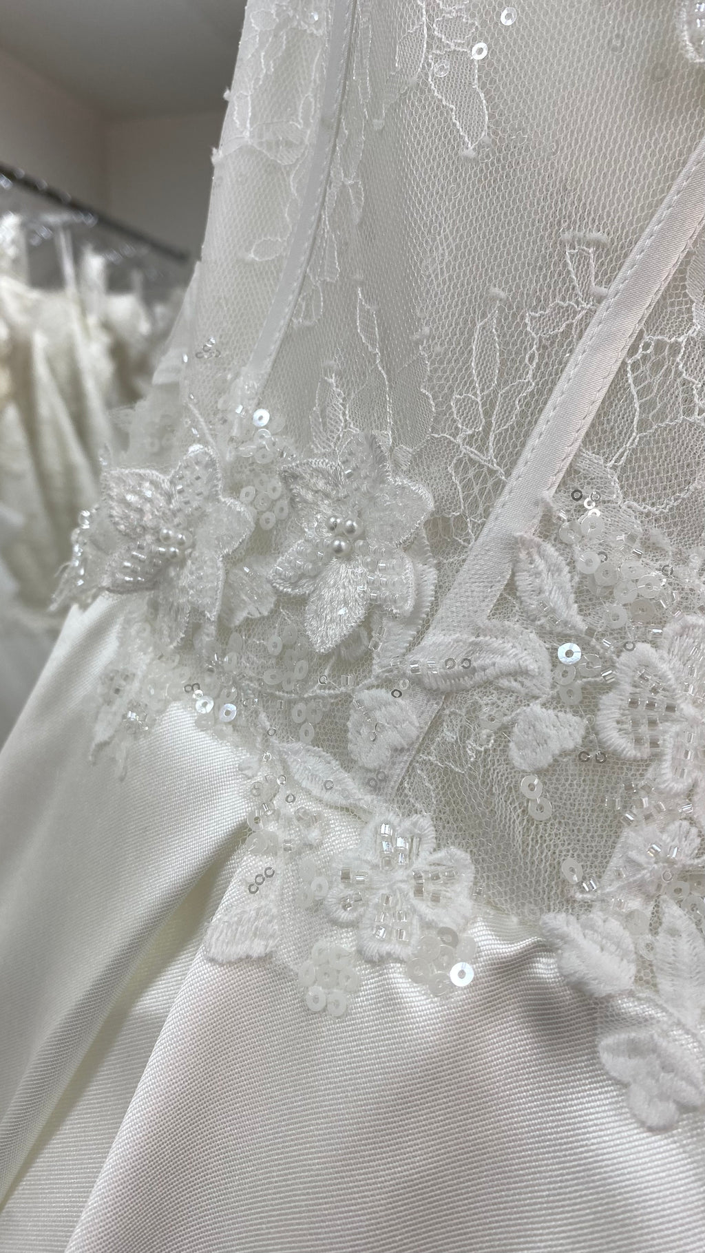 Robe de mariée satin & dentelle