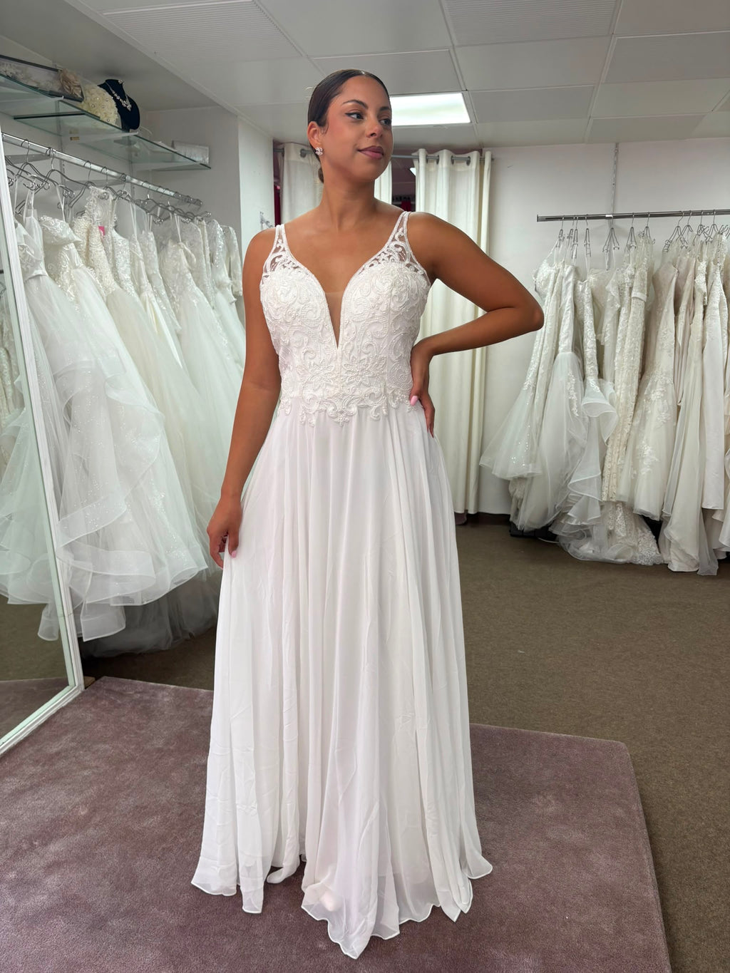 Robe de mariée Élégance Bohème – Décolleté V