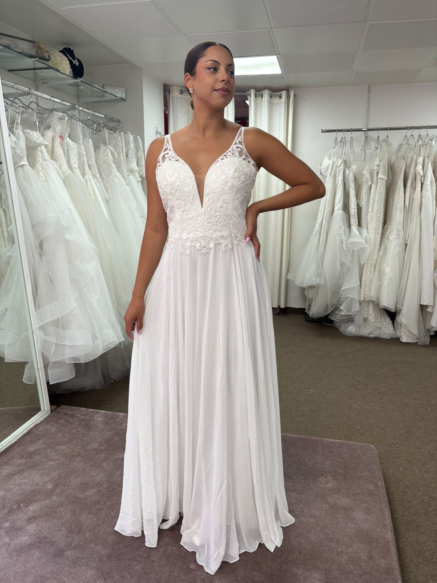 Robe de mariée Élégance Bohème – Décolleté V
