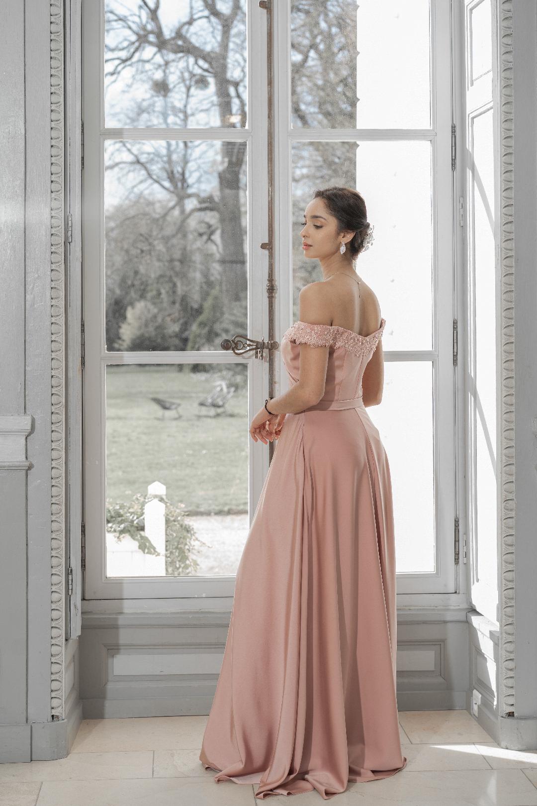 Robe longue en satin