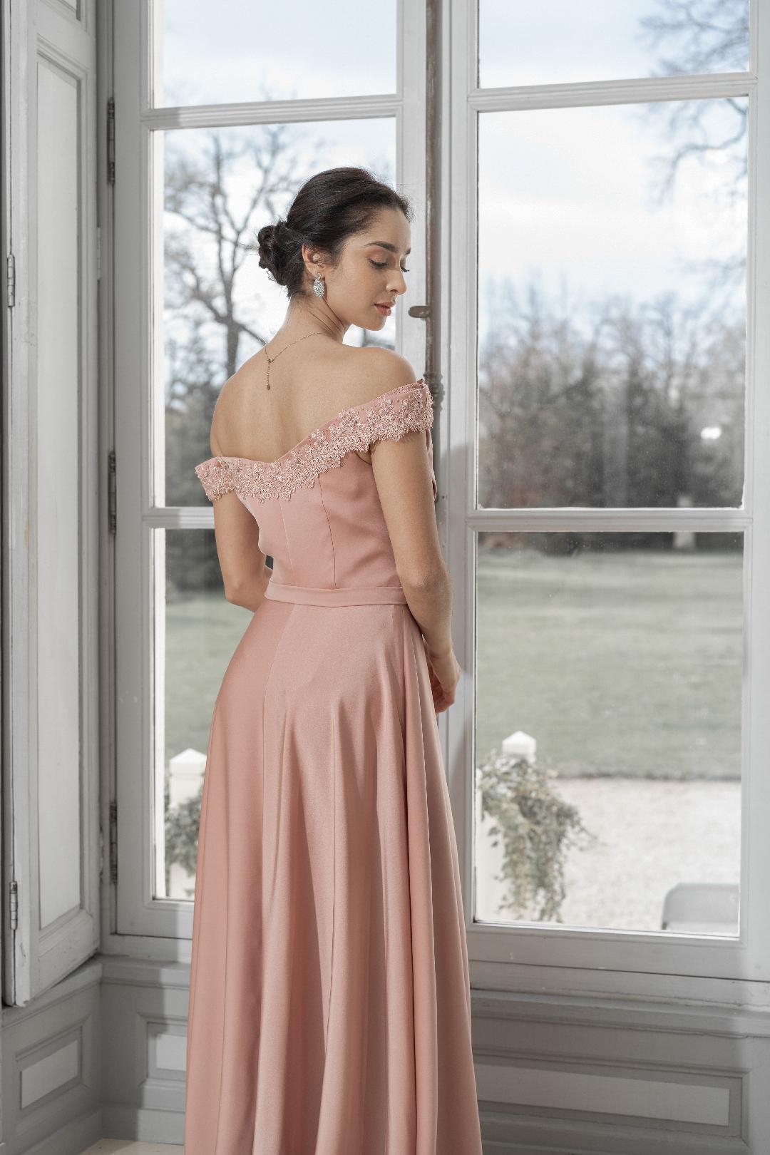 Robe longue en satin
