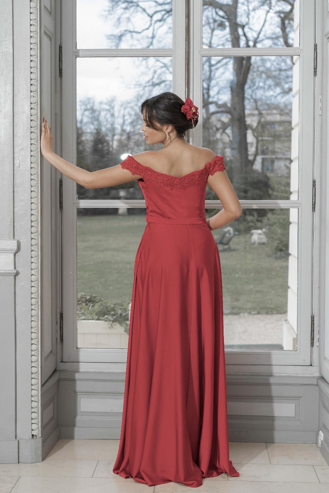 Robe longue en satin
