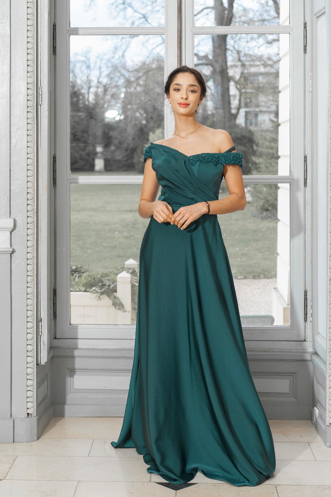 Robe longue en satin