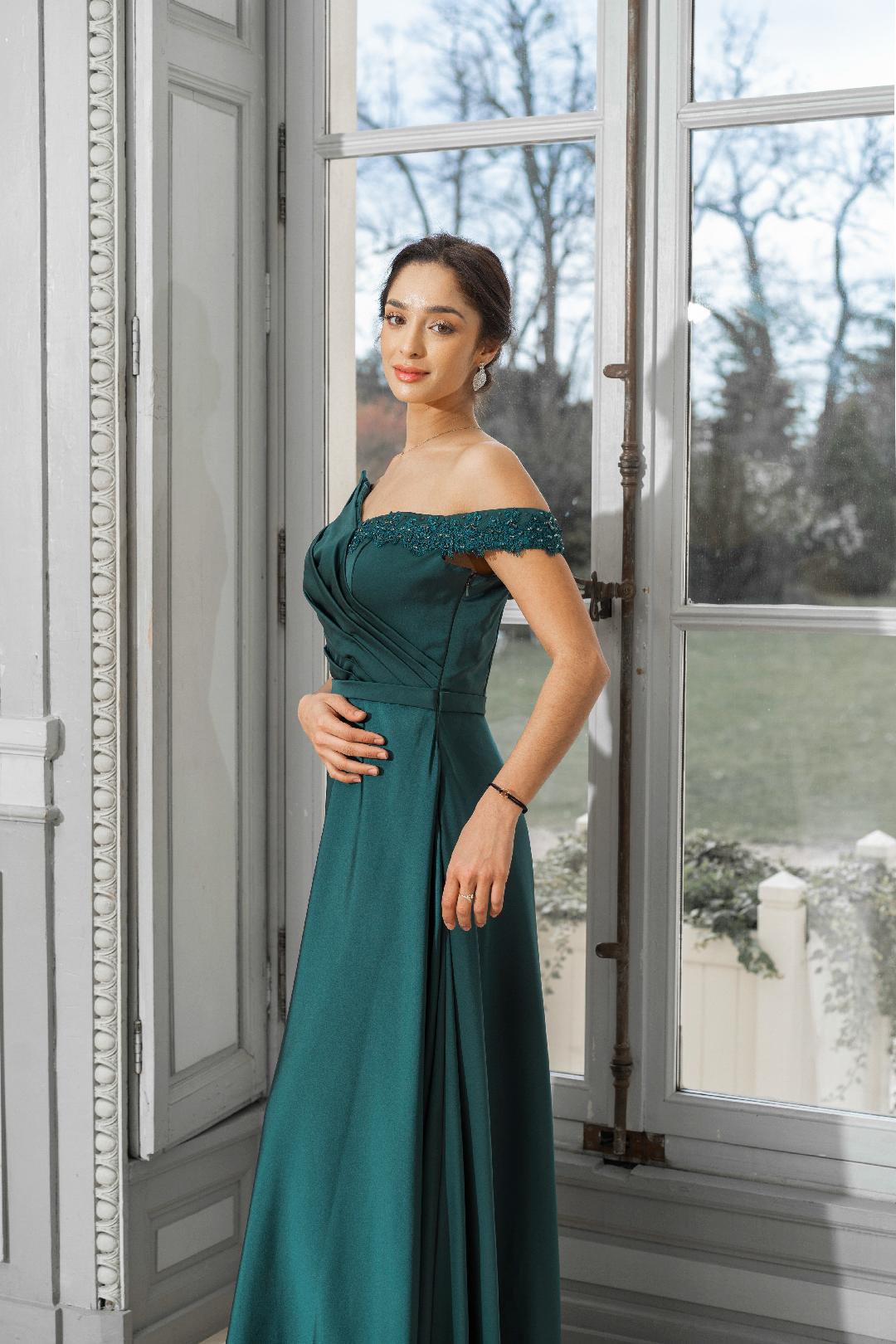 Robe longue en satin